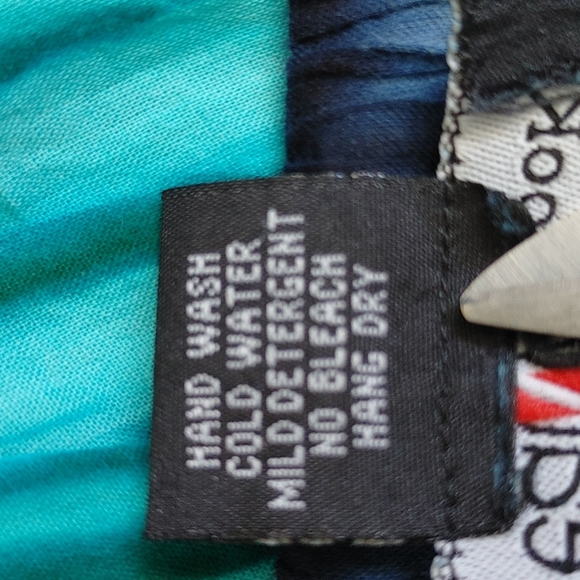 💙 Creative Looks Skirt/ Free Scarf! - Picture 12 of 12